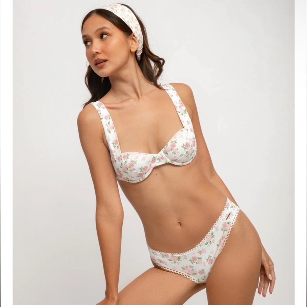 Blackbough bikini